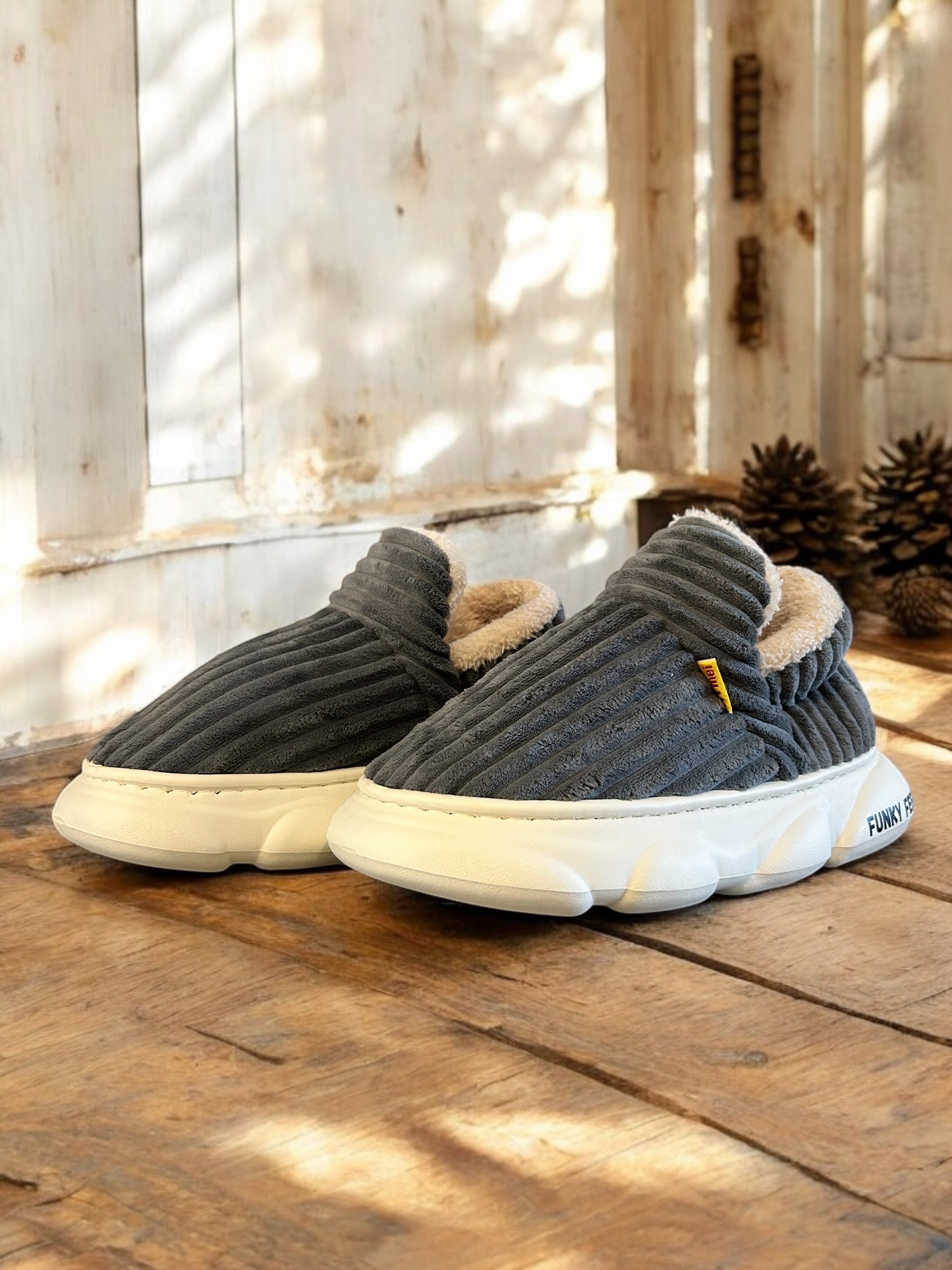 Close-up of fluffy inner lining - The Big Softie Grey